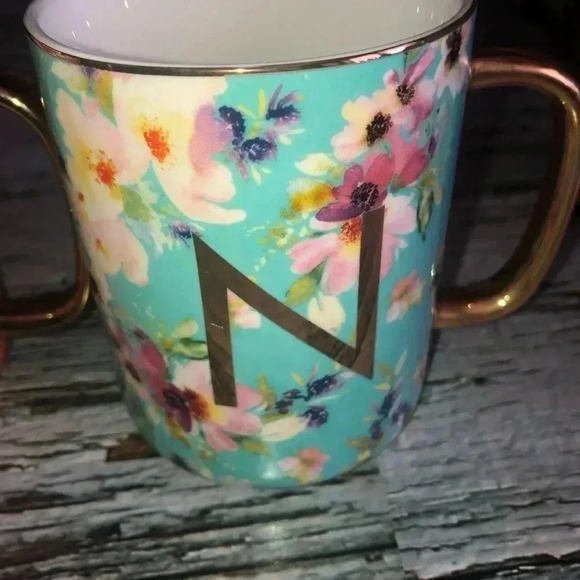 Avon Collectible Coffee Mug Set - Picture 5 of 5